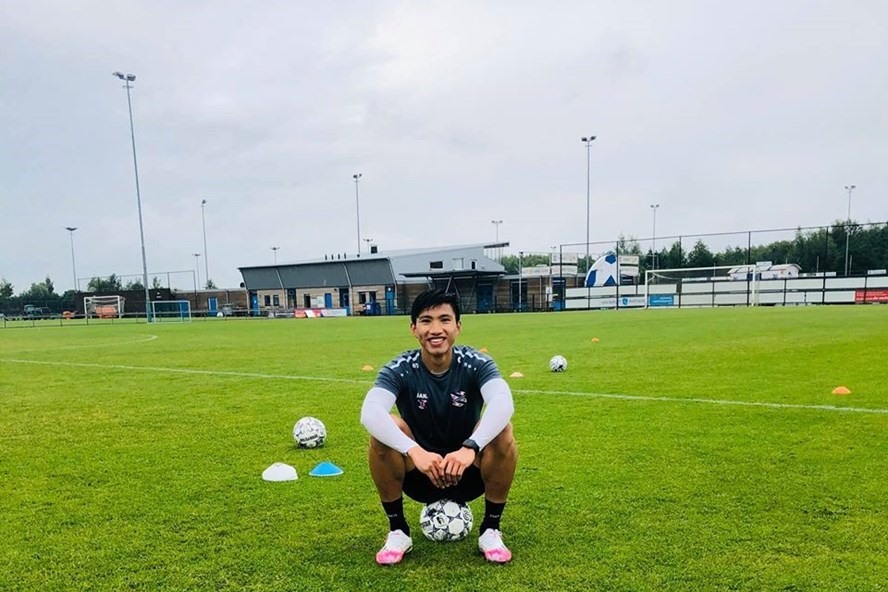 Văn Hậu và những buổi tập cuối cùng ở Heerenveen ở mùa giải đầu tiên gắn bó với đội bóng này. Ảnh: FBNV