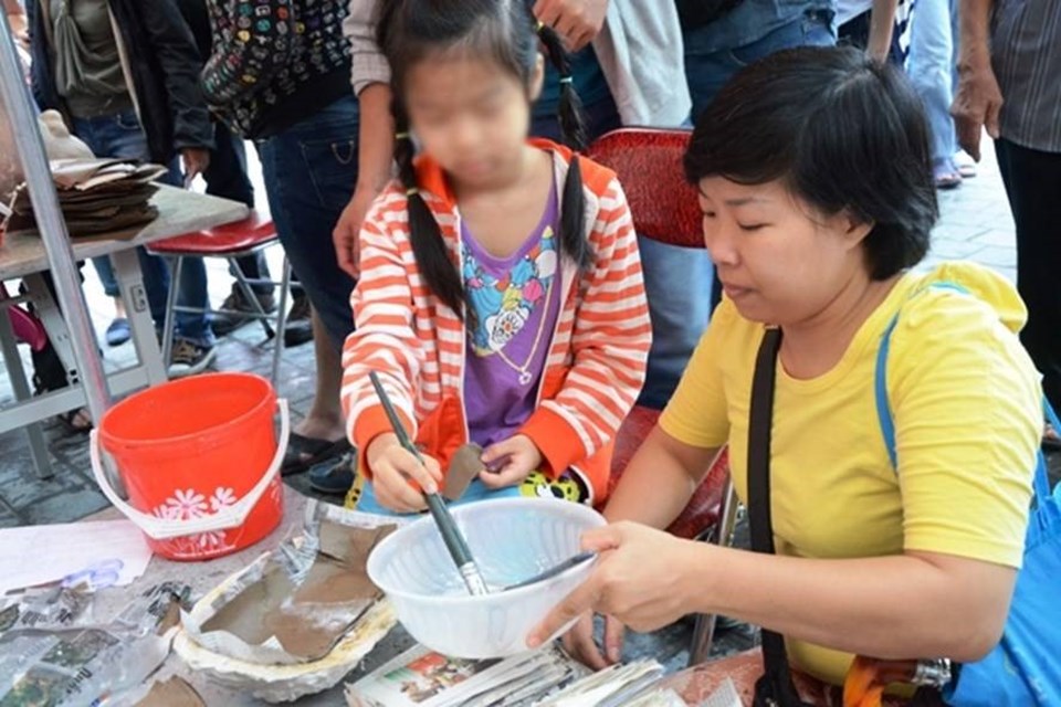 Cha mẹ cần hiểu rõ luật về việc sử dụng lao động trẻ em như thế nào là hợp pháp. Ảnh minh hoạ. (Ảnh: HN) Cha mẹ cần hiểu rõ luật về việc sử dụng lao động trẻ em như thế nào là hợp pháp. Ảnh minh hoạ. (Ảnh: HN)