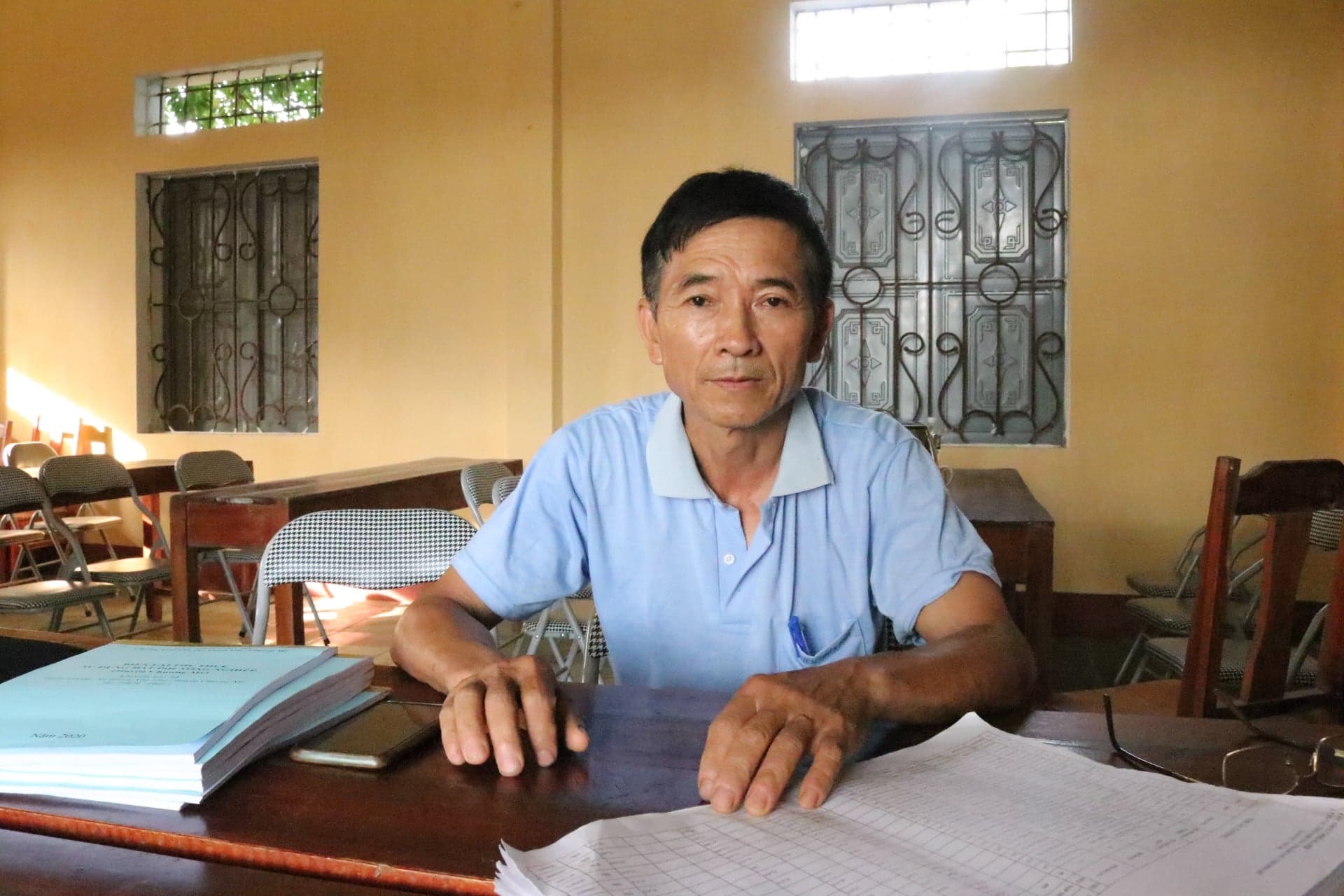 Ông Cao Văn Thỉnh thông tin sự việc với phóng viên.