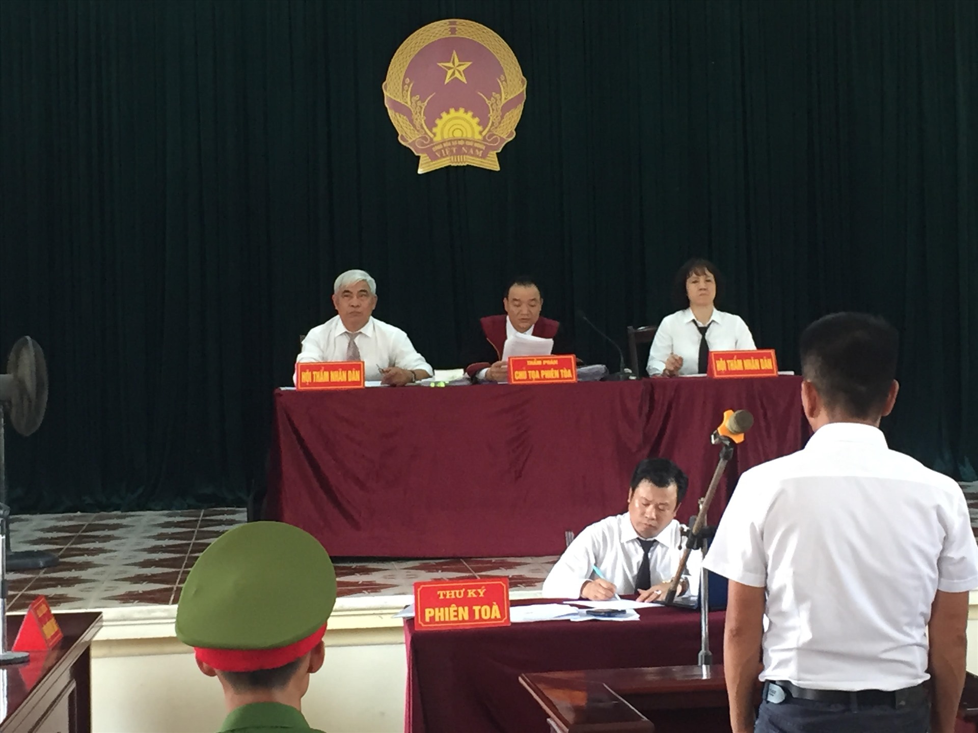 Hội đồng xét xử phiên tòa sáng ngày 30.6 - ảnh HH