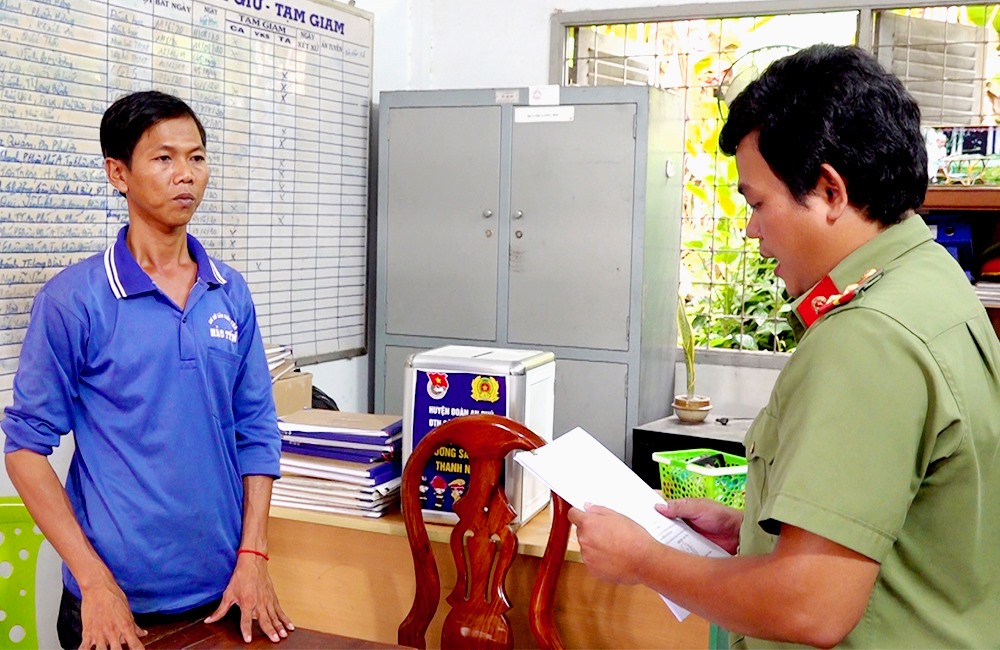 Đối tượng Nath tại cơ quan Công an. Ảnh: Công an An Giang cung cấp