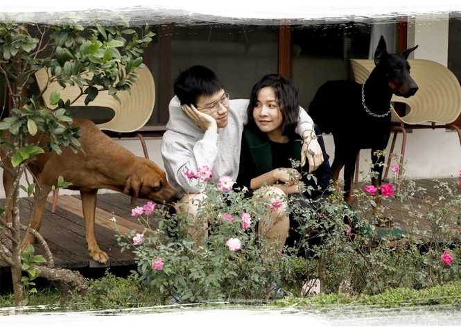 Diva Mỹ Linh và con trai lớn. Ảnh: NSCC