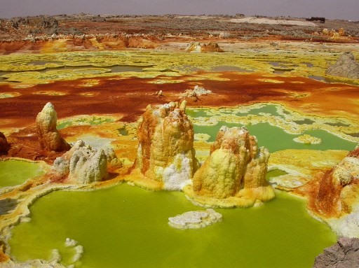 Vựa muối ở Dallol. Ảnh: AFP