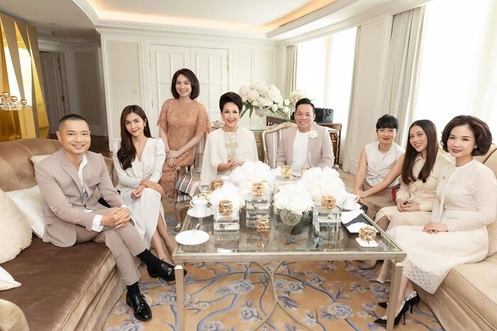 Cô dành nhiều thời gian cho gia đình và người thân. Ảnh:NV
