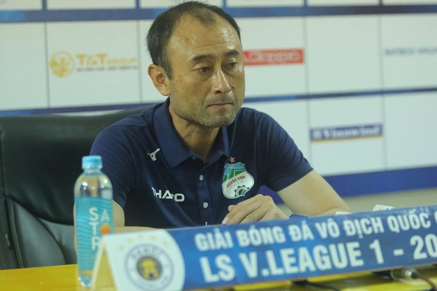 Huấn luyện viên Lee Tae-hoon chấp nhận bị sa thải. Ảnh: Thanh Xuân