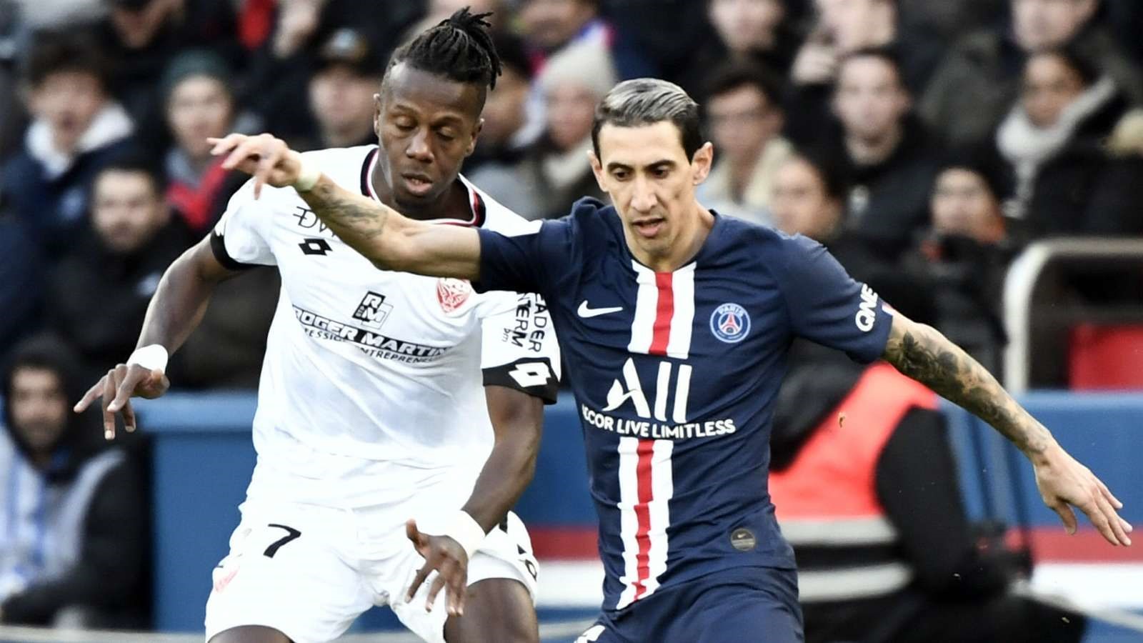 UEFA gợi ý Ligue 1 tái khởi động. Ảnh: