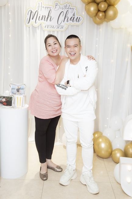 NTK Minh Châu là con trai nuôi NSND Hồng Vân. Ảnh:NSCC