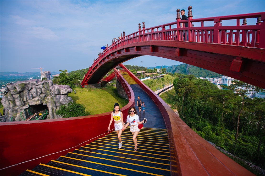 Nhiều khu vui chơi, nghỉ dưỡng sẵn sàng đón khách trở lại vào dịp hè năm nay. Ảnh: T. H.