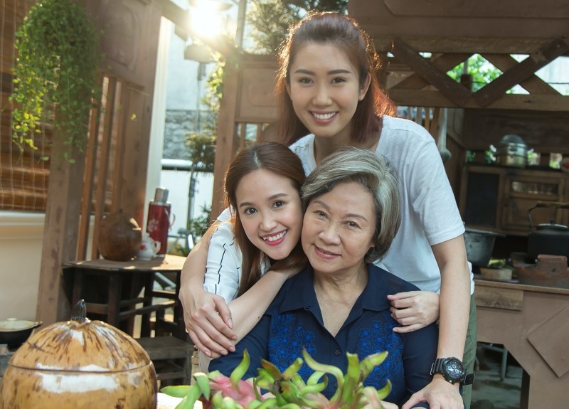 Thúy Ngân đóng 3 vai ở phim Gạo nếp gạo tẻ 2. Ảnh: ĐPCC