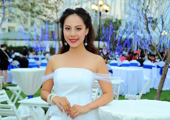 Cô là một MC nổi tiếng của showbiz. Ảnh: NSCC