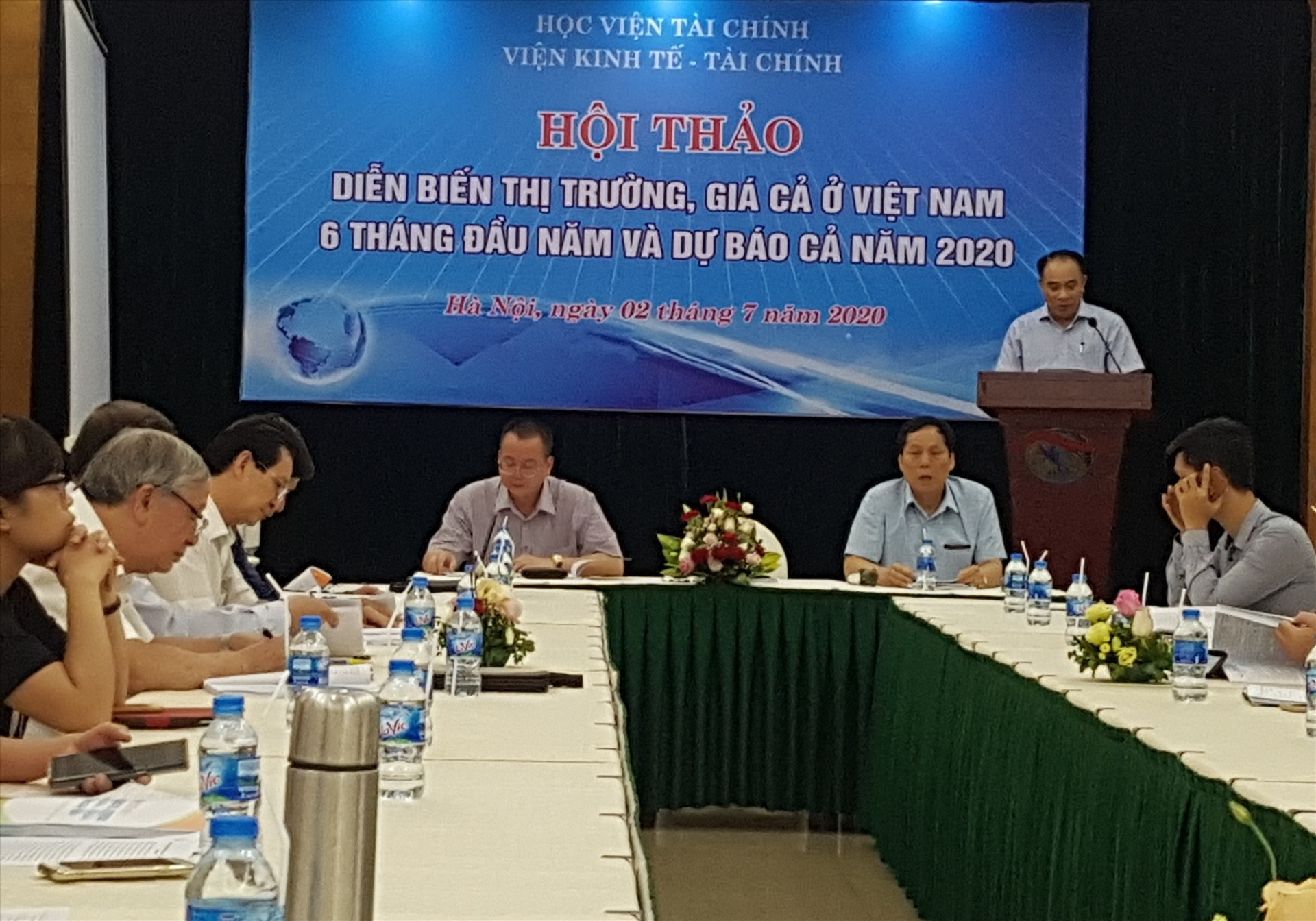 Các chuyên gia nhận định về tình hình kinh tế Việt Nam năm 2020. Ảnh: Khánh Vũ
