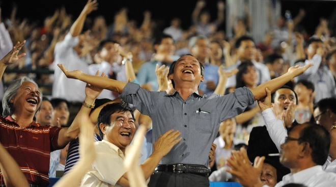 Bầu Đức ăn mừng U19 HAGL lên ngôi vô địch giải U21 quốc tế 2014. Ảnh: Minh Tùng