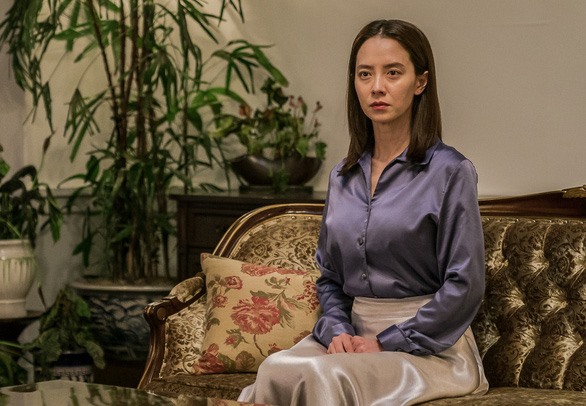 Yoo Jin, cô em gái có thần thái kỳ dị. Ảnh: Intruder