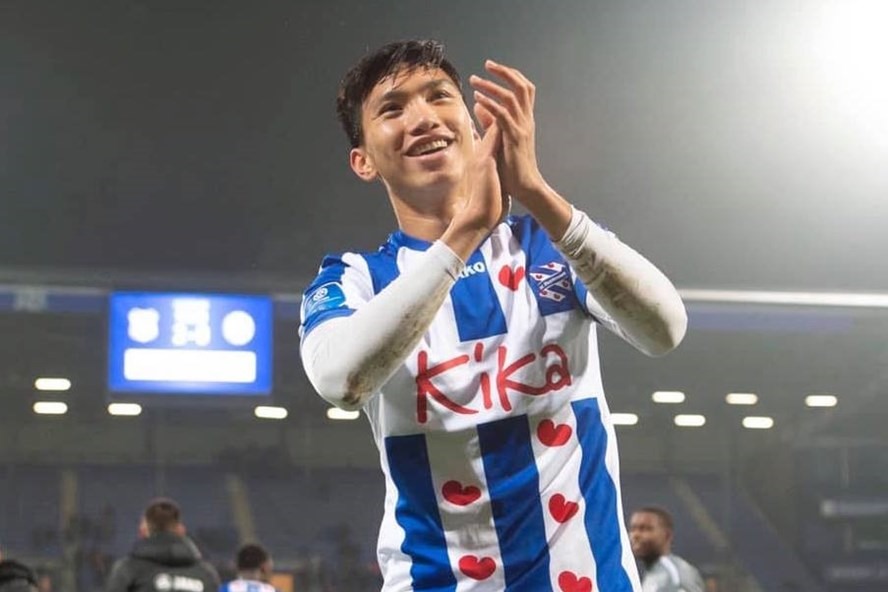 Văn Hậu chia tay Heerenveen sau 1 năm gắn bó. Ảnh: SC Heerenveen