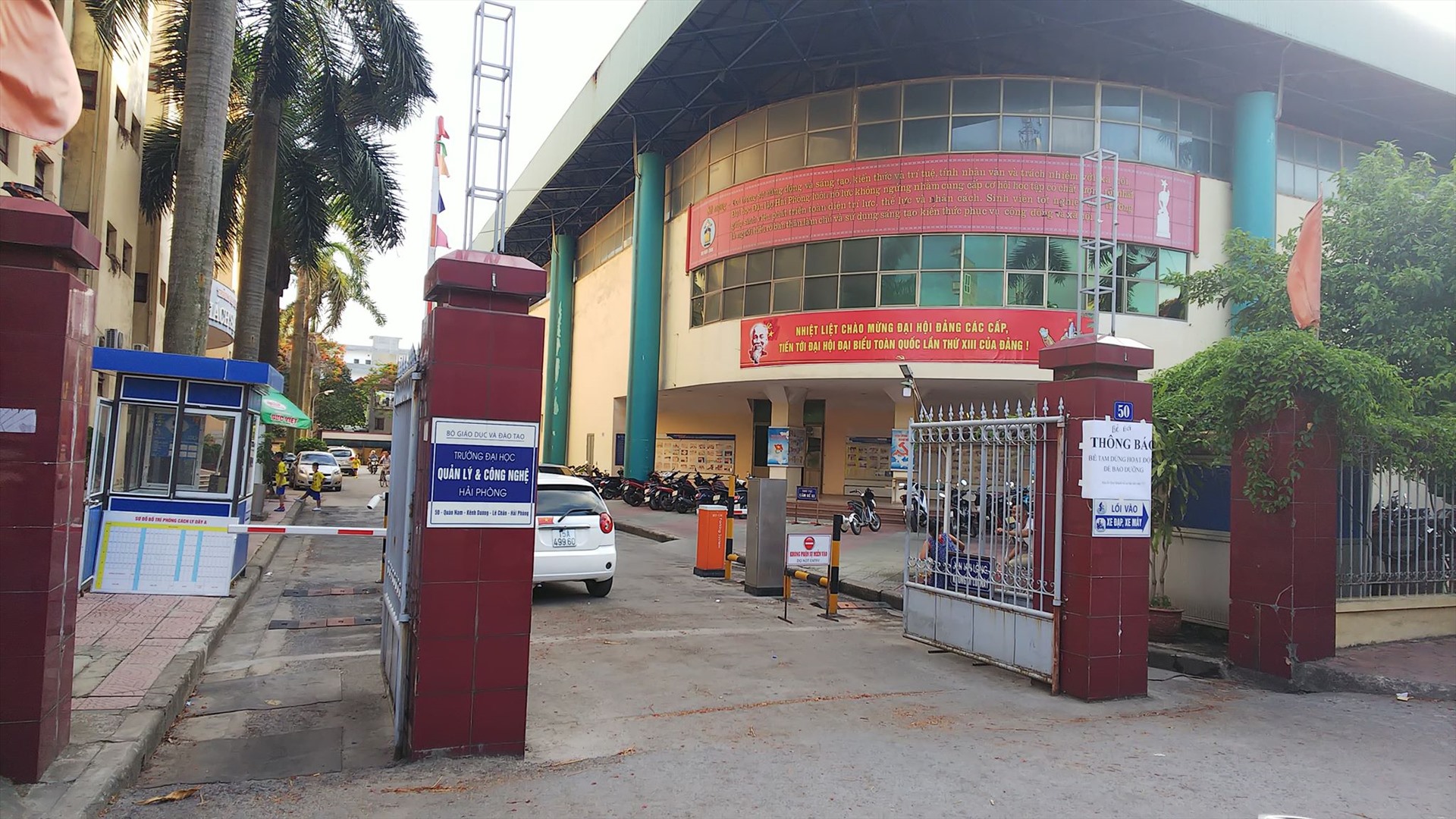 Trường đại học quản lý và công nghệ Hải Phòng (trước là Đại học Dân lập Hải Phòng). Ảnh Mai Dung