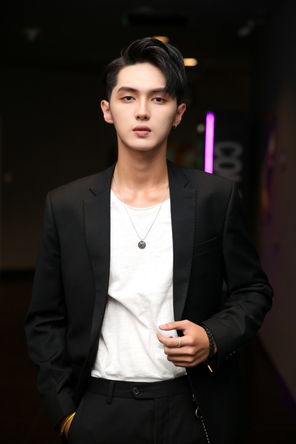 Dàn diễn viên trẻ của “Bạn học tôi là bố“. Ảnh: NSX.