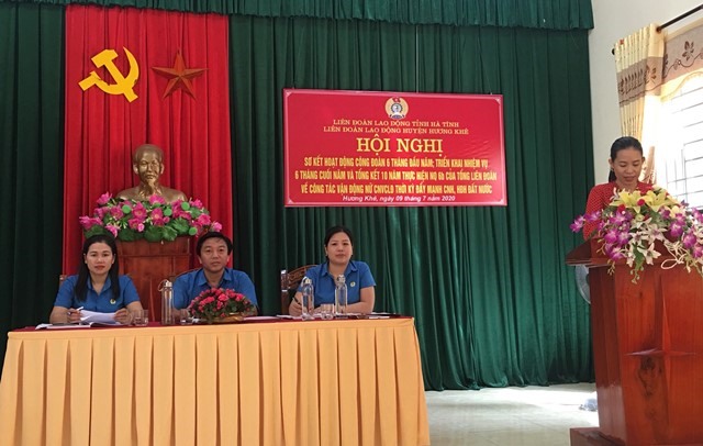 Đại biểu tham luận tại Hội nghị. Ảnh: CĐ