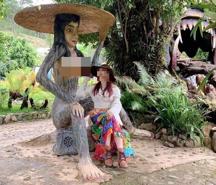 Một số hình ảnh bị cộng đồng mạng cho là phản cảm trong khu du lịch Qủy Núi, huyện Lạc Dương, Lâm Đồng. Ảnh Thanh Hải