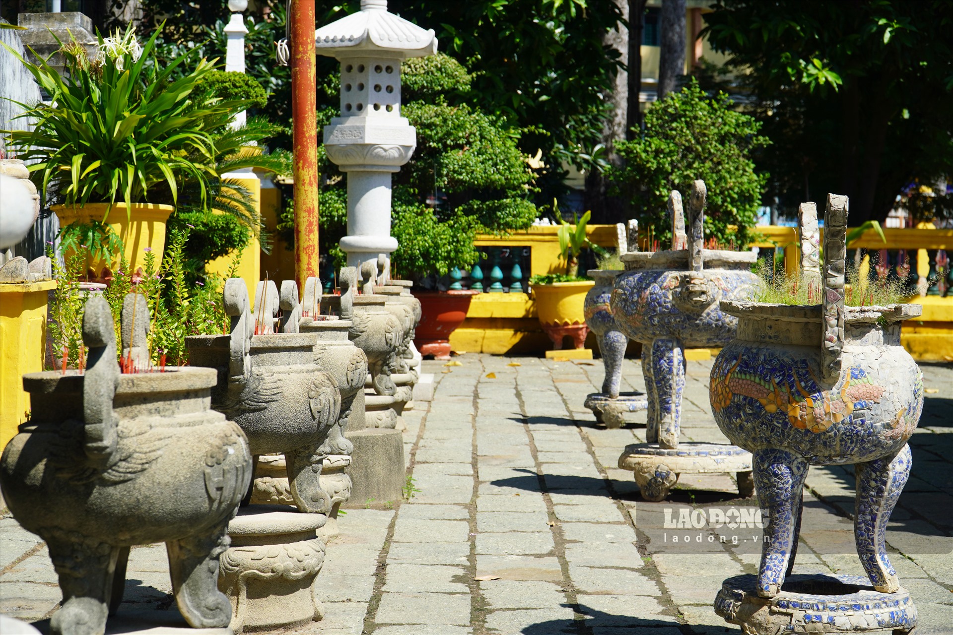 Di tích nghệ thuật quốc gia Lăng Lê Văn Duyệt được xây từ 1848 và được xây thêm nhiều năm sau với cấu trúc khu lăng xây dựng trên một trục đường chính. Ảnh: Anh Nhàn