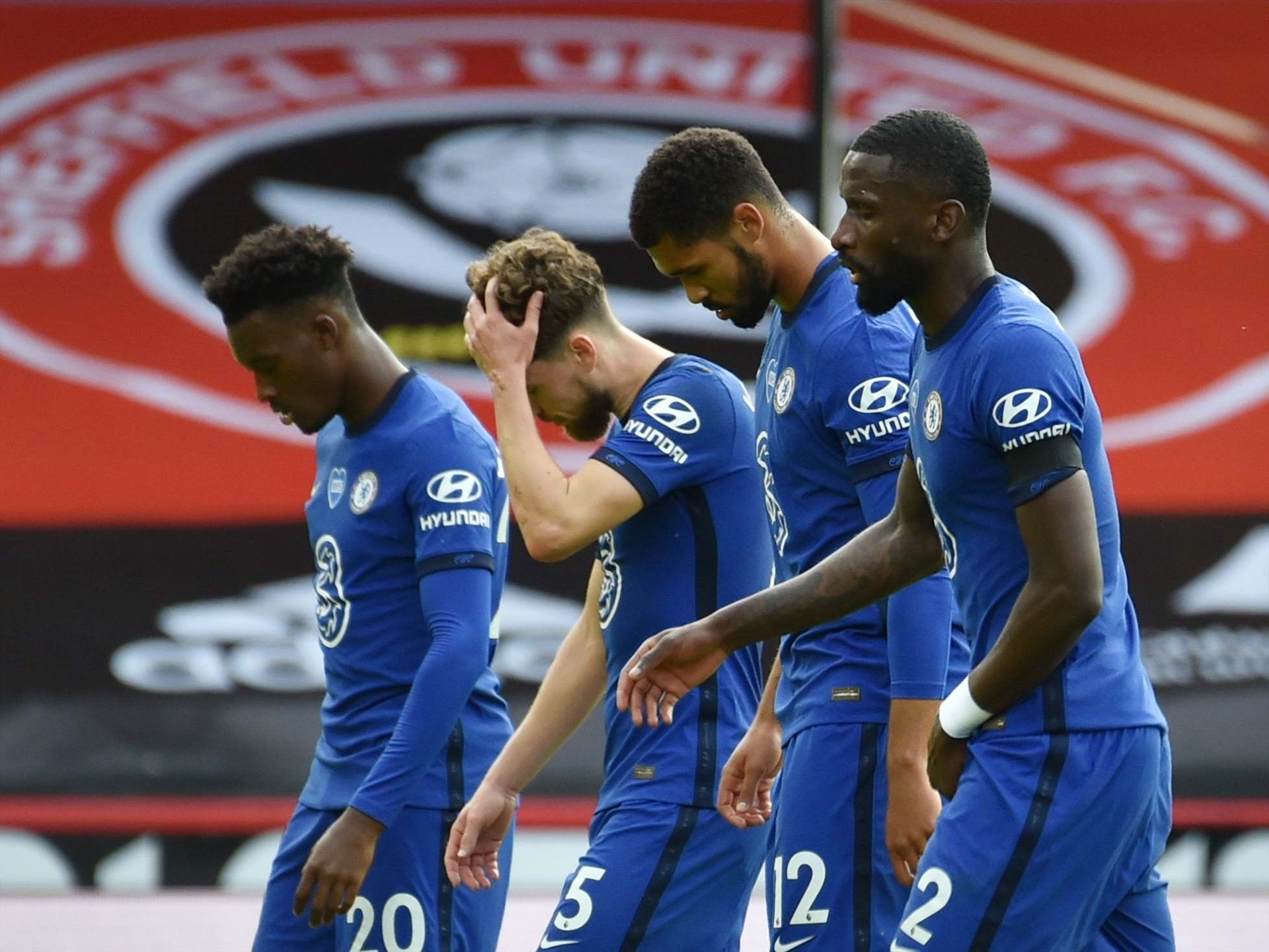 Chelsea không còn đường lùi. Ảnh: Independent.