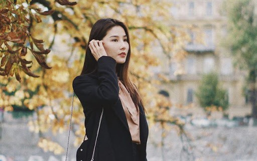 Diễm My 9x cũng gặp không ít khó khăn với môi trường mới. Ảnh: NSCC