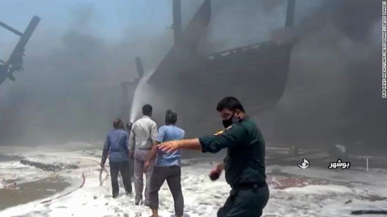 Ít nhất 7 tàu Iran cháy. Ảnh: AFP