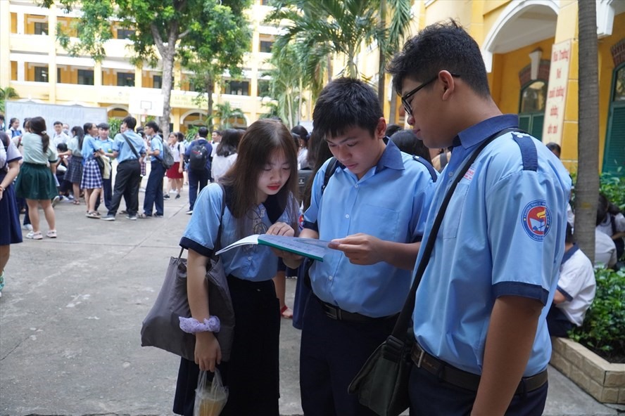 Thí sinh dự thi lớp 10 tại TPHCM năm học 2020-2021. Ảnh: Anh Nhàn