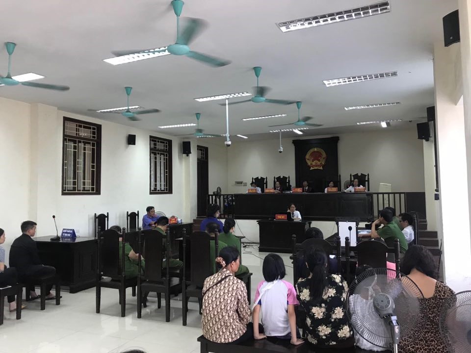 Toàn cảnh phiên tòa. Ảnh ĐL