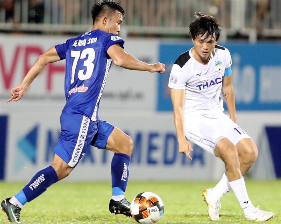 Tuấn Anh trong trận đấu với Quảng Nam. Ảnh:Thủ Khúc/Sport5