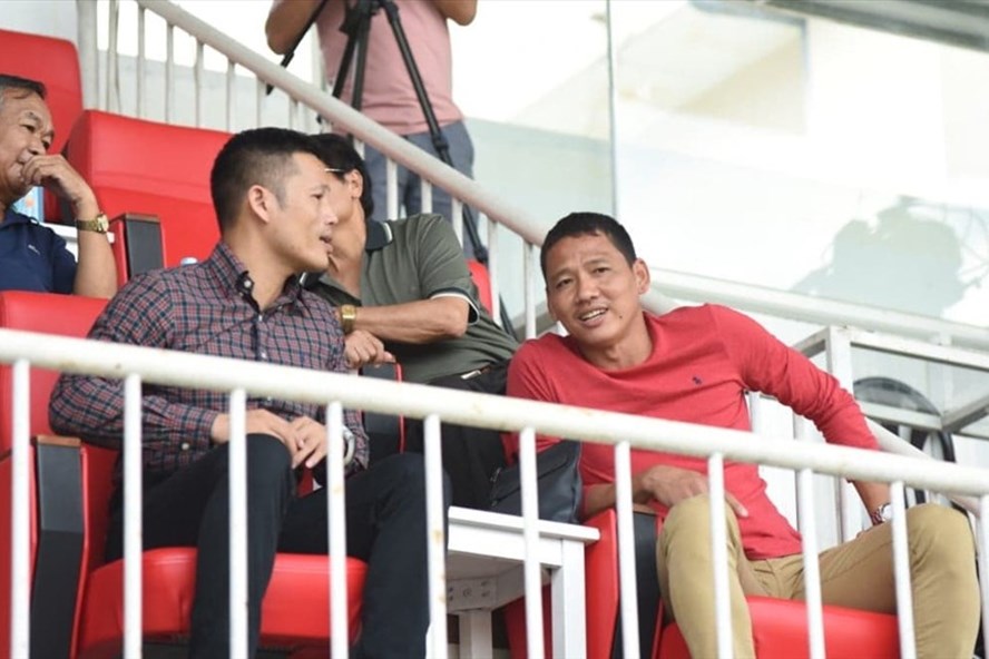 Huấn luyện viên Lee Tae-hoon mừng gì, lo gì khi bầu Đức chiêu mộ Anh Đức? huan luyen vien lee tae hoon mung gi lo gi khi bau duc chieu mo anh duc