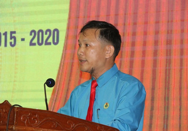 Ông Hà Văn Oanh - Chủ tịch Công đoàn Viên chức Hà Tĩnh phát biểu tổng kết tại Hội nghị. Ảnh: NH.