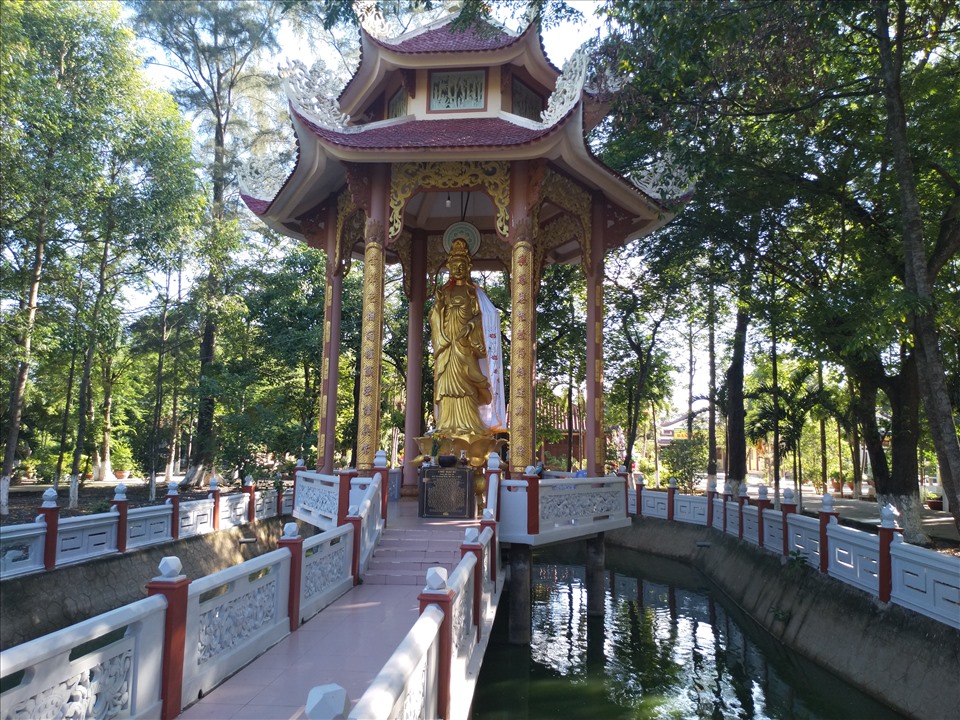 Cảnh đẹp trong chùa. Ảnh; K.Q