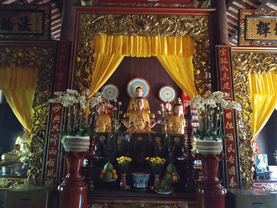 Trang nghiêm nơi Chánh điện. Ảnh: K.Q