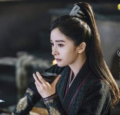 Tạo hình của Dương Mịch. Ảnh: Chụp màn hình.