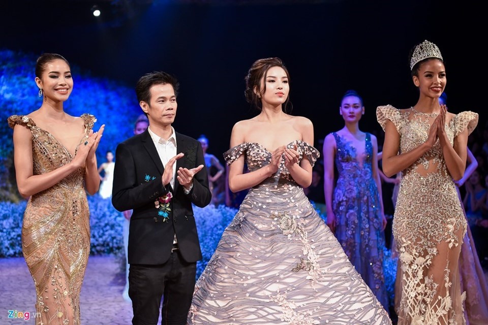 Nhà thiết kế Hoàng Hải (giữa). Ảnh: Nhân vật cung cấp. Nhà thiết kế Hoàng Hải (giữa). Ảnh: Nhân vật cung cấp.