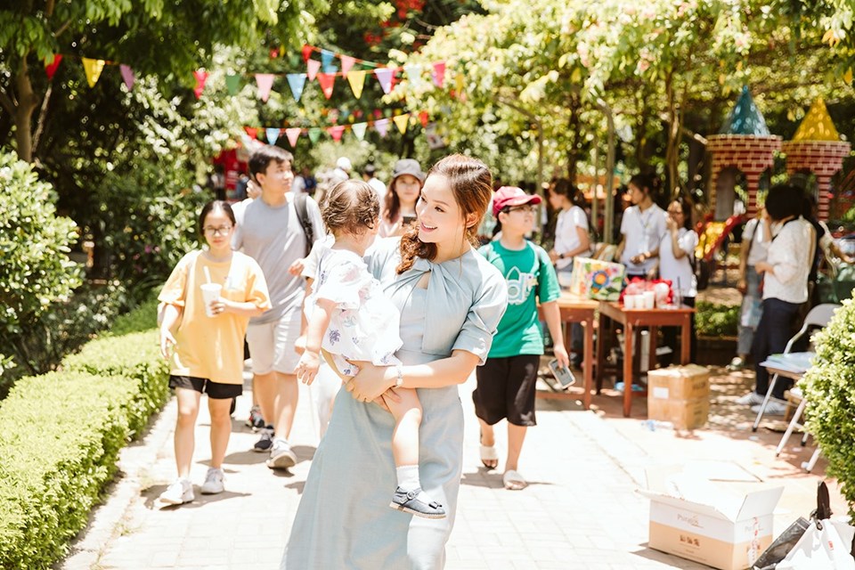 Lan Phương tham gia hoạt động cộng đồng tại Hà Nội. Ảnh: Nhân vật cung cấp. Lan Phương tham gia hoạt động cộng đồng tại Hà Nội. Ảnh: Nhân vật cung cấp.