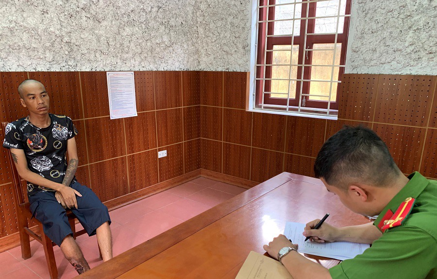 Đối tượng Dũng tại cơ quan điều tra. Ảnh: Công an Lạng Sơn