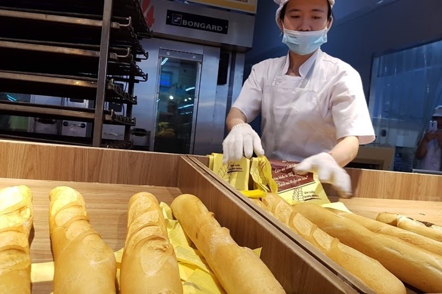 Sức tiêu thụ của các mặt hàng không thuộc nhóm thiết yếu dự báo có nguy cơ thu hẹp hơn vào các tháng cuối năm 2020. Ảnh: Khánh Vũ