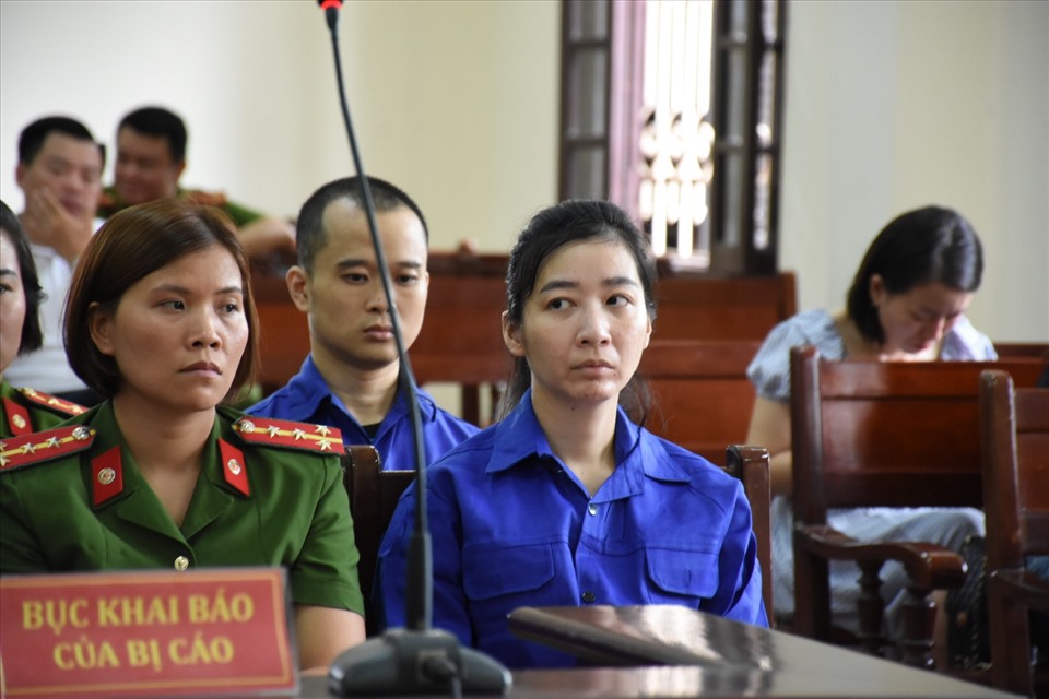 Bị cáo Trần Thị Kim Chi và Lê Vương Hoàng xin hội đồng xét xử hoãn phiên tòa. Ảnh MD