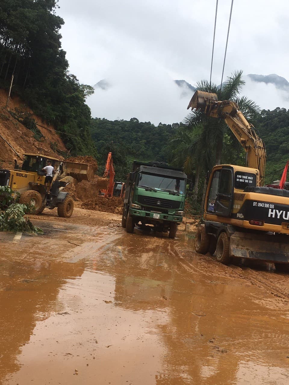 Nhiều tuyến đường sạt lở đã được thông xe. Ảnh: M Chuyên