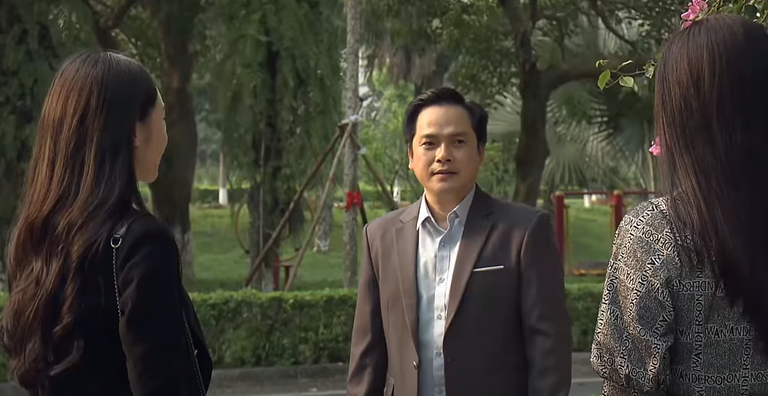 Vũ (cậu của Duy) từng là người đàn ông mà Ngân (mẹ Ngọc) yêu sâu đậm
