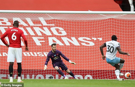 West Ham có bàn mở tỉ số vào lúc khó tin nhất. Ảnh: Getty, Pool.