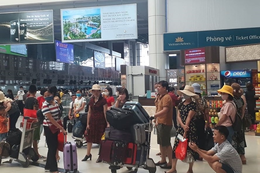Nhiều hành khách đã mua vé nhưng bị từ chối vận chuyển do chuyến bay mở bán quá số ghế tàu bay. Ảnh minh hoạ ĐT