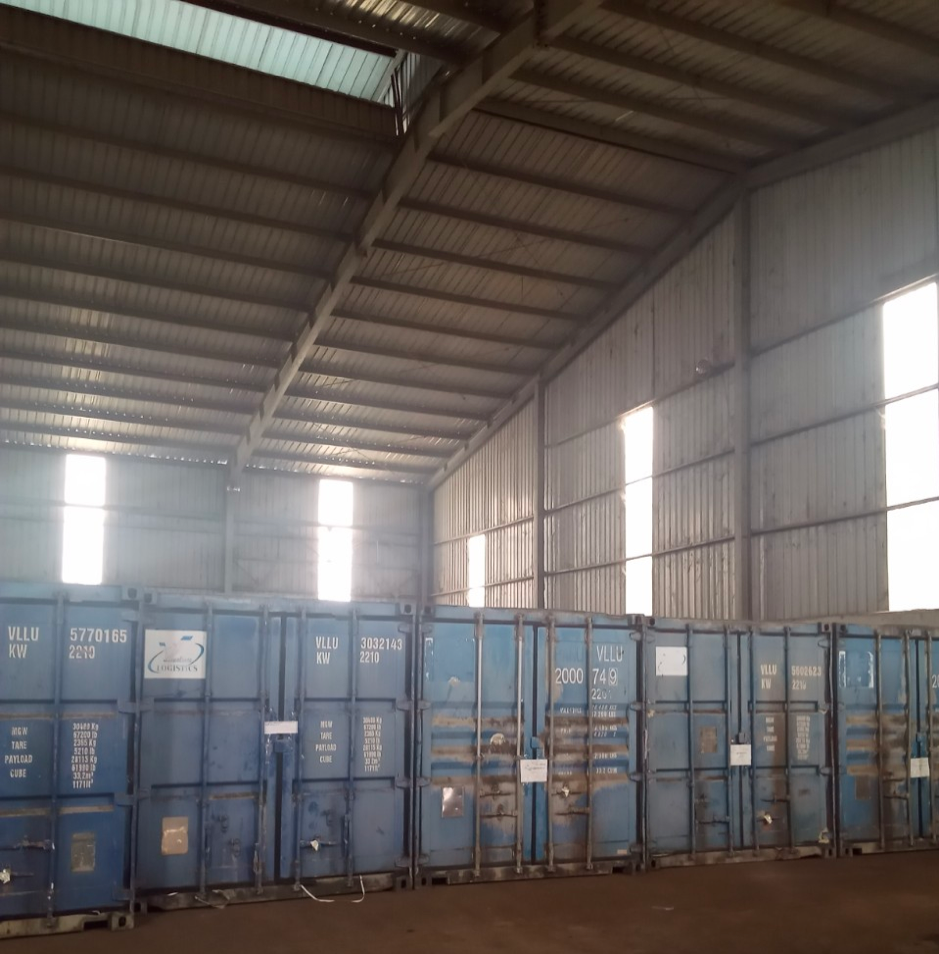 34 Container dùng để niêm phong toàn bộ số hàng lậu, hàng giả. Ảnh: DMS
