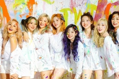 TWICE mất nhiều show diễn. Ảnh: Cắt từ MV