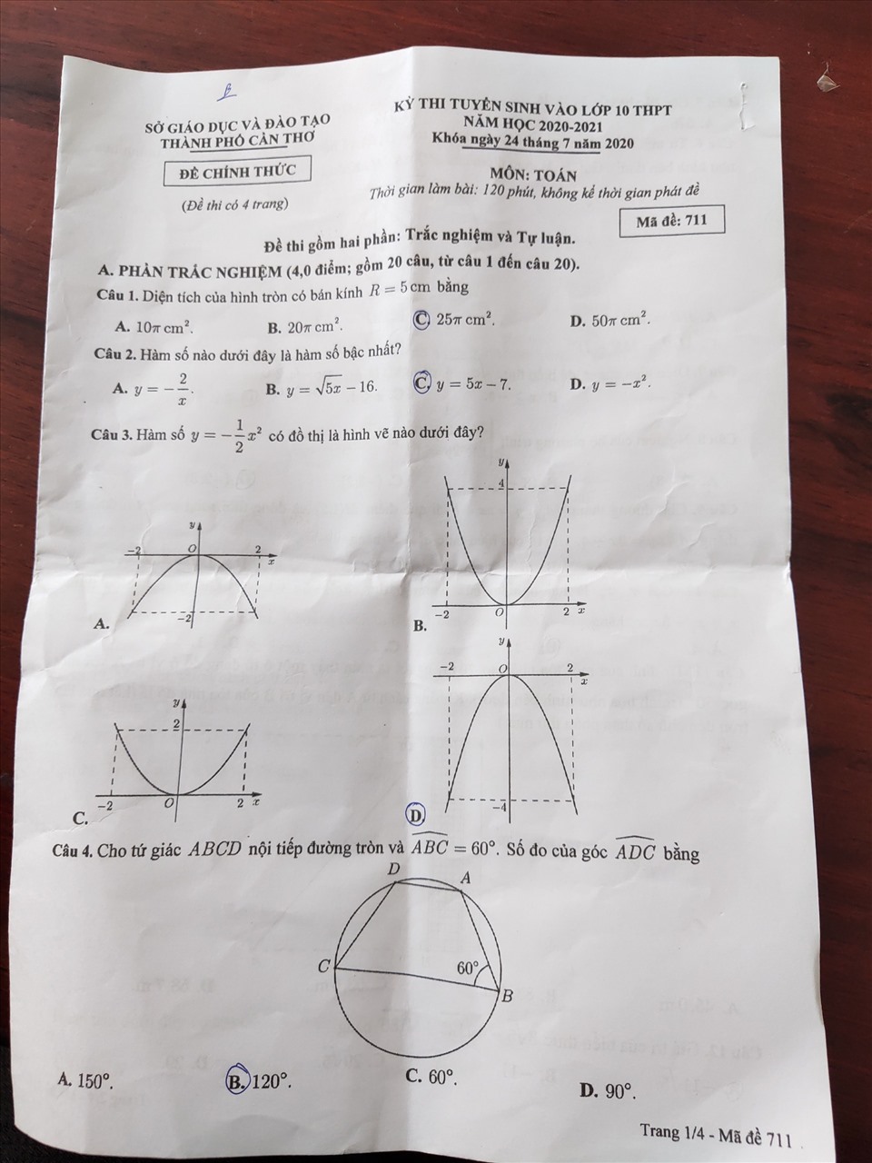 Chi tiết đề thi môn toán trong kỳ thi tuyển sinh lớp 10 tại TP.Cần Thơ. Ảnh: Thành Nhân