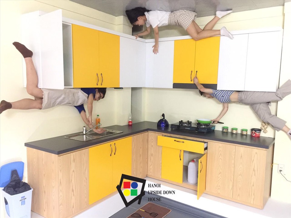 Nhiều bức ảnh “độc” từ nhà đảo ngược. Ảnh: Cao Sơn