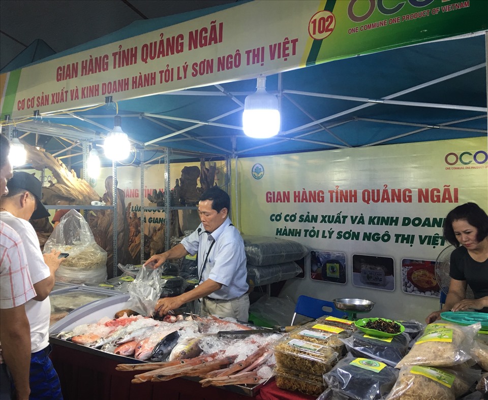 Một số gian hàng được trưng bày trong khuôn khổ sự kiện. Ảnh: Quỳnh Chi