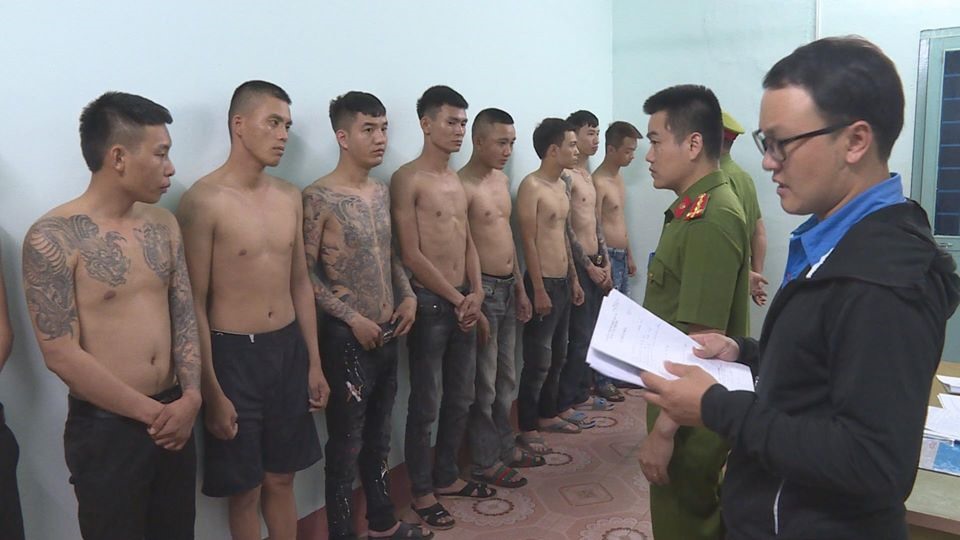 Công an Đắk Lắk vừa triệt phá 2 nhóm đối tượng hoạt động ''tín dụng đen'', cho vay nặng lãi ở địa bàn TP.Buôn Ma Thuột. Ảnh T.M