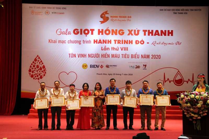 Nhiều tập thể, các nhân đã được nhận bằng khen vì